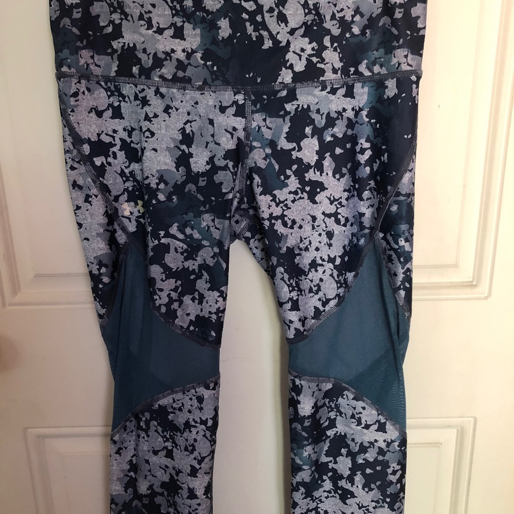 Under Armour workout leggings large